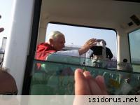 Benedykt XVI przejeżdża Papamobilem w Starej Boleslavi Benedykt XVI przejeżdża Papamobilem w Starej Boleslavi